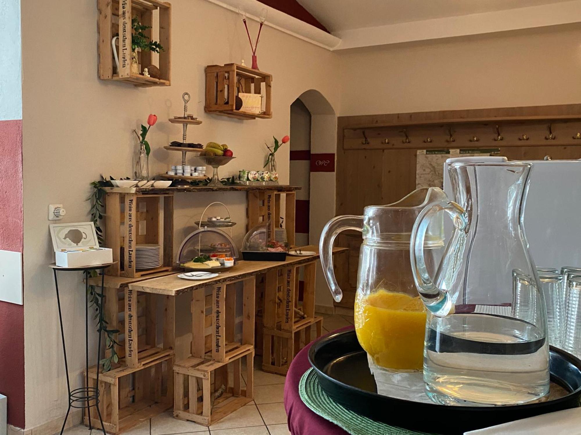 Hotel Weinstube Am Markt Gerolzhofen Екстериор снимка