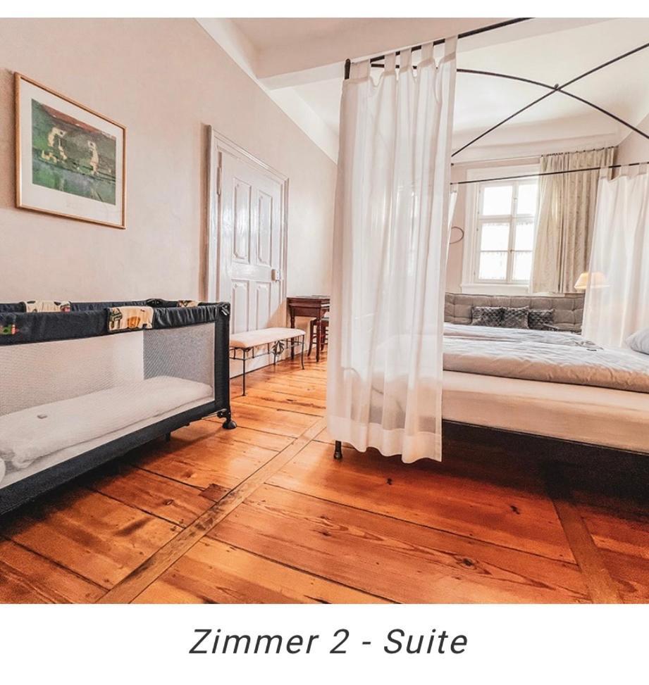 Hotel Weinstube Am Markt Gerolzhofen Екстериор снимка